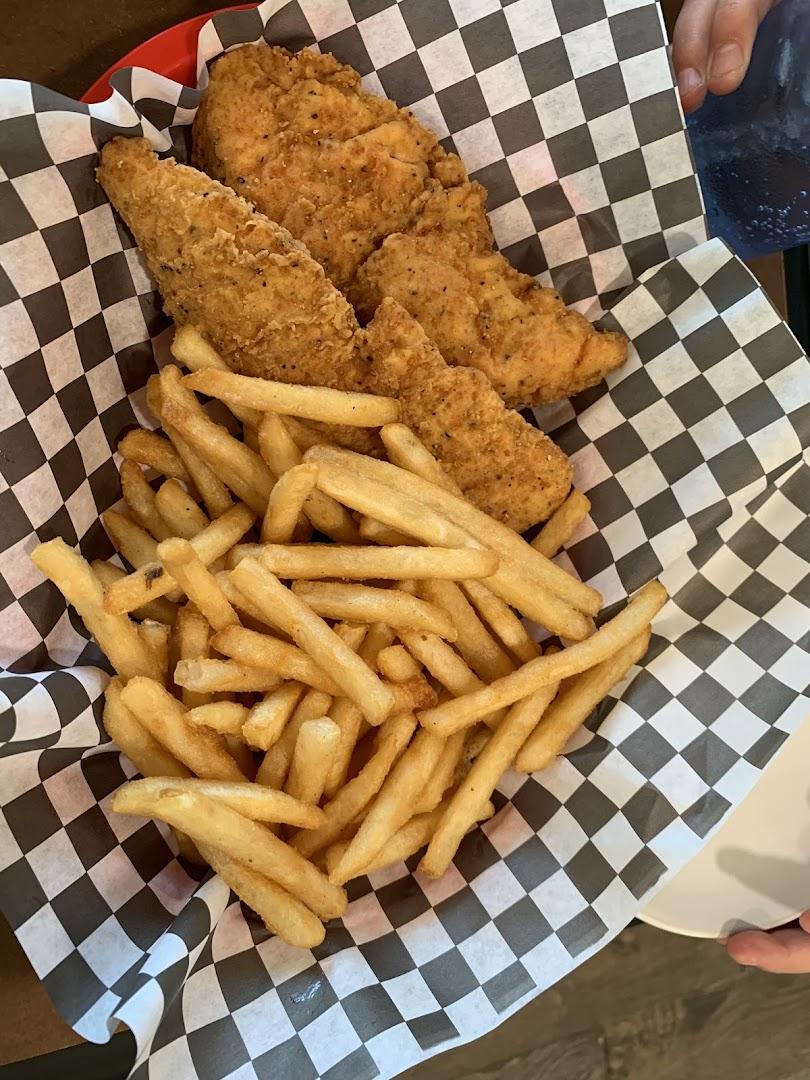 Lucky's Bar & Grill