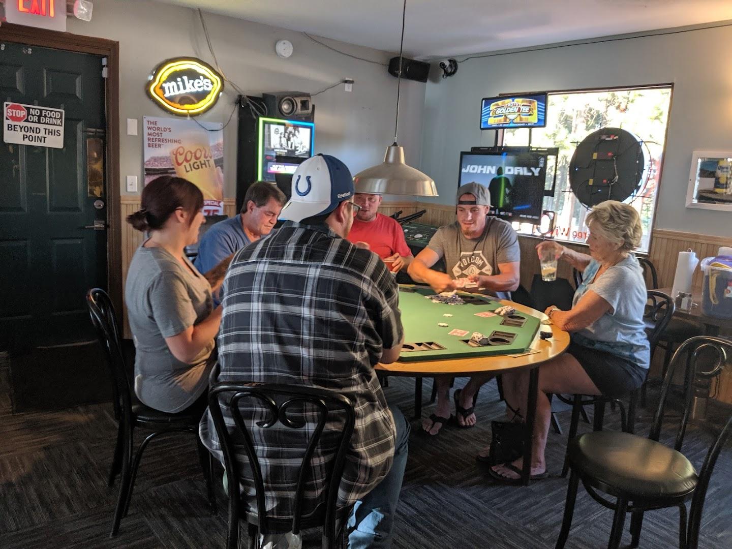 Lucky's Bar & Grill